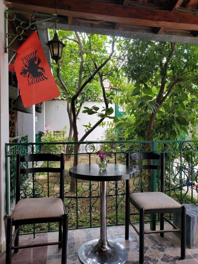Unique Traditional House, Hosted By J&G ティラナ エクステリア 写真